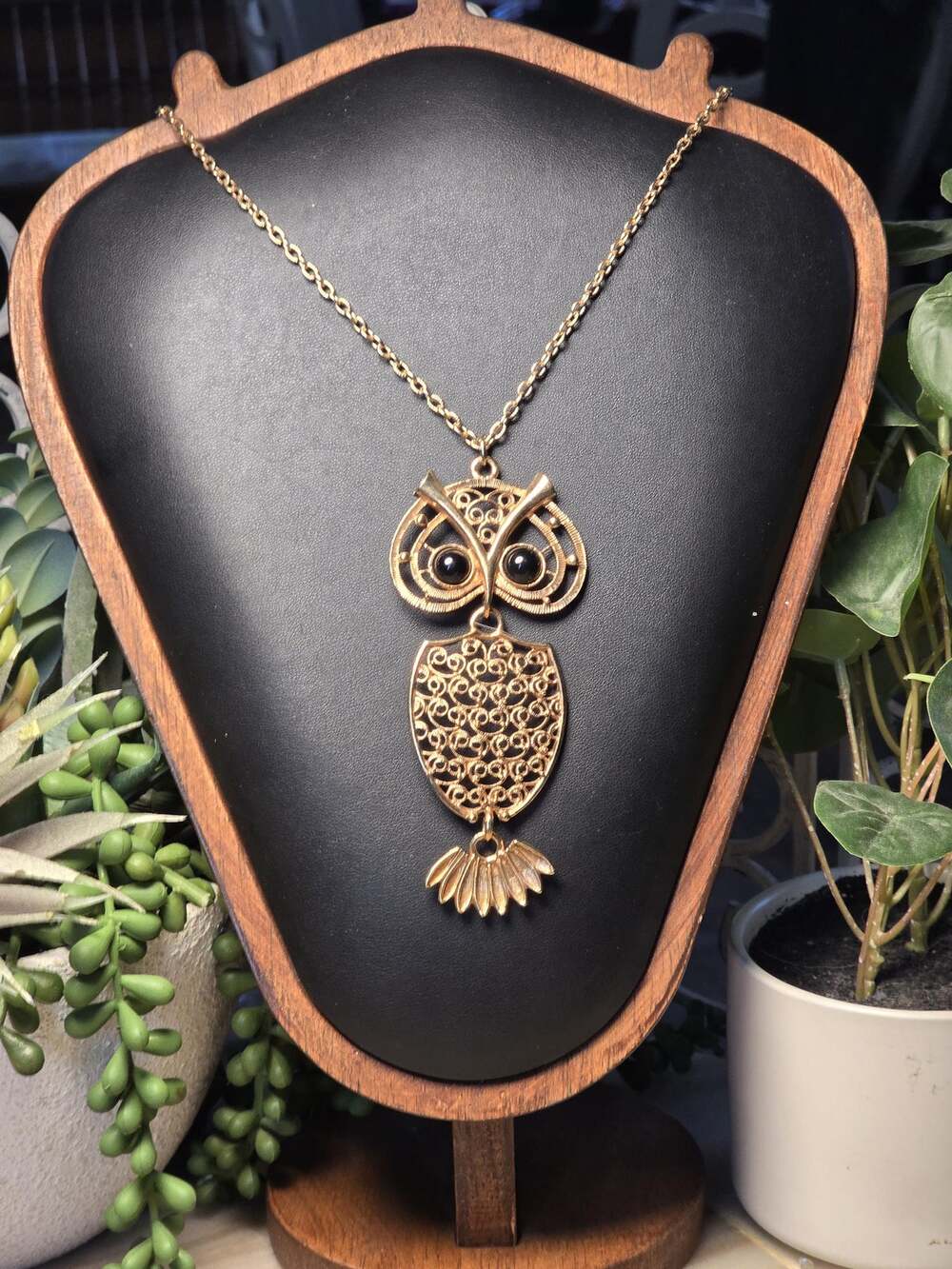 Vintage Sarah Coventry Gold Tone Filigree Owl Pendant Necklace